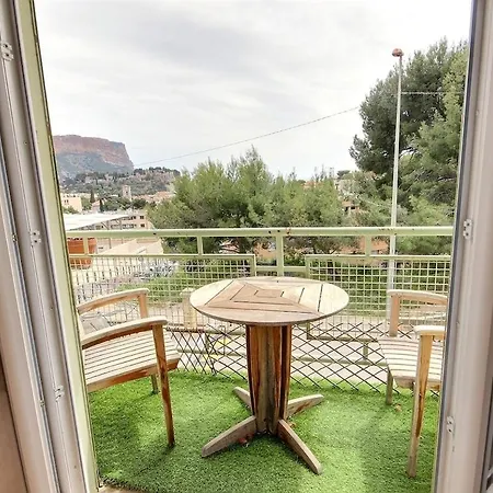 Centre, Proximite Port, Plages Et Calanques דירה *